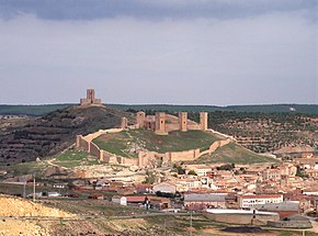 Castelo de Molina de Aragão, com o seu anel defensivo