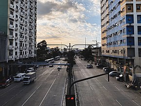 C-3_Road_(5th_Avenue)_in_Caloocan.jpg