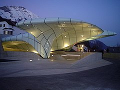 Estación de Hungerburgbahn en Innsbruck por Zaha Hadid, 2007.