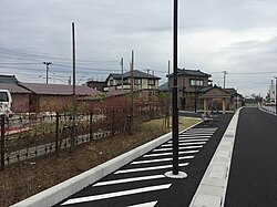 自転車歩行者専用道路として整備された新大野駅跡地。木場側を望む。（2018年4月14日）