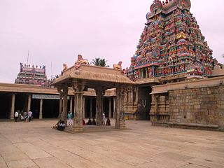 Gopuram Nord, du Sri Ranganatha Swamy, Srirangam. Tiruchirapalli[37]