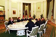 Putin rus amaldorlari bilan uchrashuvda (2000-yil)