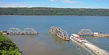 Circle Line crossing open Spuyten Duyvil Bridge crop.jpg