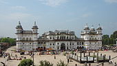 Janki Mandir, naiseuden Sita-jumalatarelle pyhitetty hindutemppeli Janakpurissa.