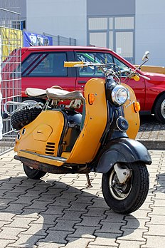 Un scooter Lambretta en version NSU de 1955. (définition réelle 2 944 × 4 416)