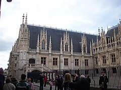 The West wing, built between 1499 and 1507, with its flamboyant Gothic style bell tower.