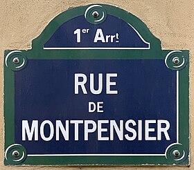 Voir la plaque.