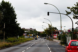 Bahnübergang Richtung Kraftwerk Reuter, Ecke Boltonstraße