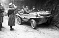 Tysk offiser i en Schwimmwagen i Frankrike i 1944