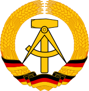 Emblema de la RDA (1953-1955).