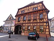 Ancienne ferme, actuellement restaurant « À l'Étoile » (1717), 12 rue Principale.