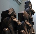 Sala 4 – Tre statue in granito nero della dea Sakhmet, c. 1400 a.C.