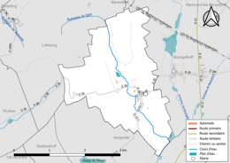 Carte en couleur présentant le réseau hydrographique de la commune