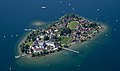 Fraueninsel; im Vordergrund der Insel das Kloster Frauenchiemsee