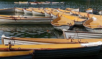 アンフェリウール湖のボート (Bateau sur le lac Inférieur)。2015年8月