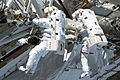 Os astronautas Mashburn e Cassidy consertam o vazamento de amônia na estrutura externa da ISS.