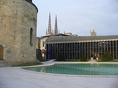 L'école nationale de la magistrature autour de la tour des Minimes.