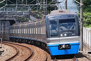 北総線を走行する9100形電車 （2021年7月 松飛台駅）