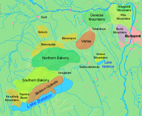 Carte des subdivisions du massif de Transdanubie avec les monts de Gerecse au nord-est.