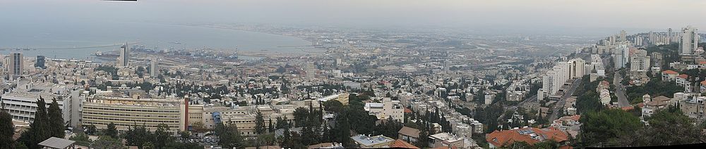 מבט פנורמי אל מפרץ חיפה מרחוב יפה נוף