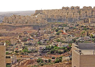 השכונה מצפון, במבט מהכפר צור באהר