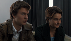 Ansel Elgort és Shailene Woodley a filmben