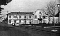 Piazza Carroccio verso via Girardelli. Sullo sfondo, frontalmente, il Cotonificio Dell'Acqua, che è stato demolito nel 1969