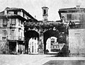 Porta Nuova medievale a Milano in una foto del 1850