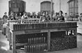 Donne al lavoro su forniture belliche alla Franco Tosi di Legnano (1915) durante la prima guerra mondiale, in sostituzione degli uomini, partiti per il fronte di guerra