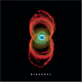 Обложка альбома Pearl Jam «Binaural» (2000)