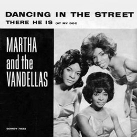 Обложка сингла Martha and the Vandellas «Dancing in the Street» (1964)