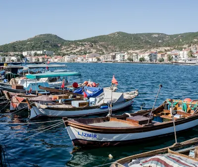 Hoteles cerca de Tarihi İki Çeşme