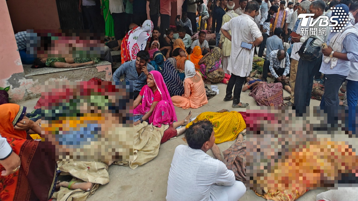 印度踩踏121人罹難逾百死者為婦女　多失足窒息亡