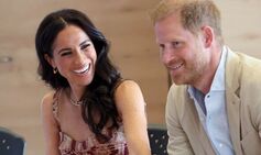 meghan markle double clutch prince harry