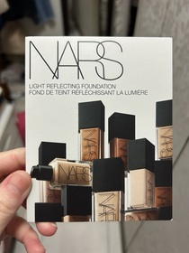 潘潘=) - NARS 裸光肌萃粉底精華 MONT BLANC 使用心得圖片