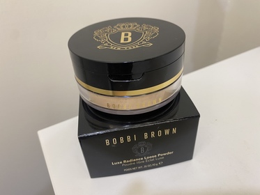 zoooo - BOBBI BROWN 芭比波朗 冬蟲夏草奢光蜜粉 使用心得圖片