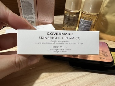 小米粉 - COVERMARK 粉綻裸光CC霜 SPF50+ PA++++ 01 使用心得圖片