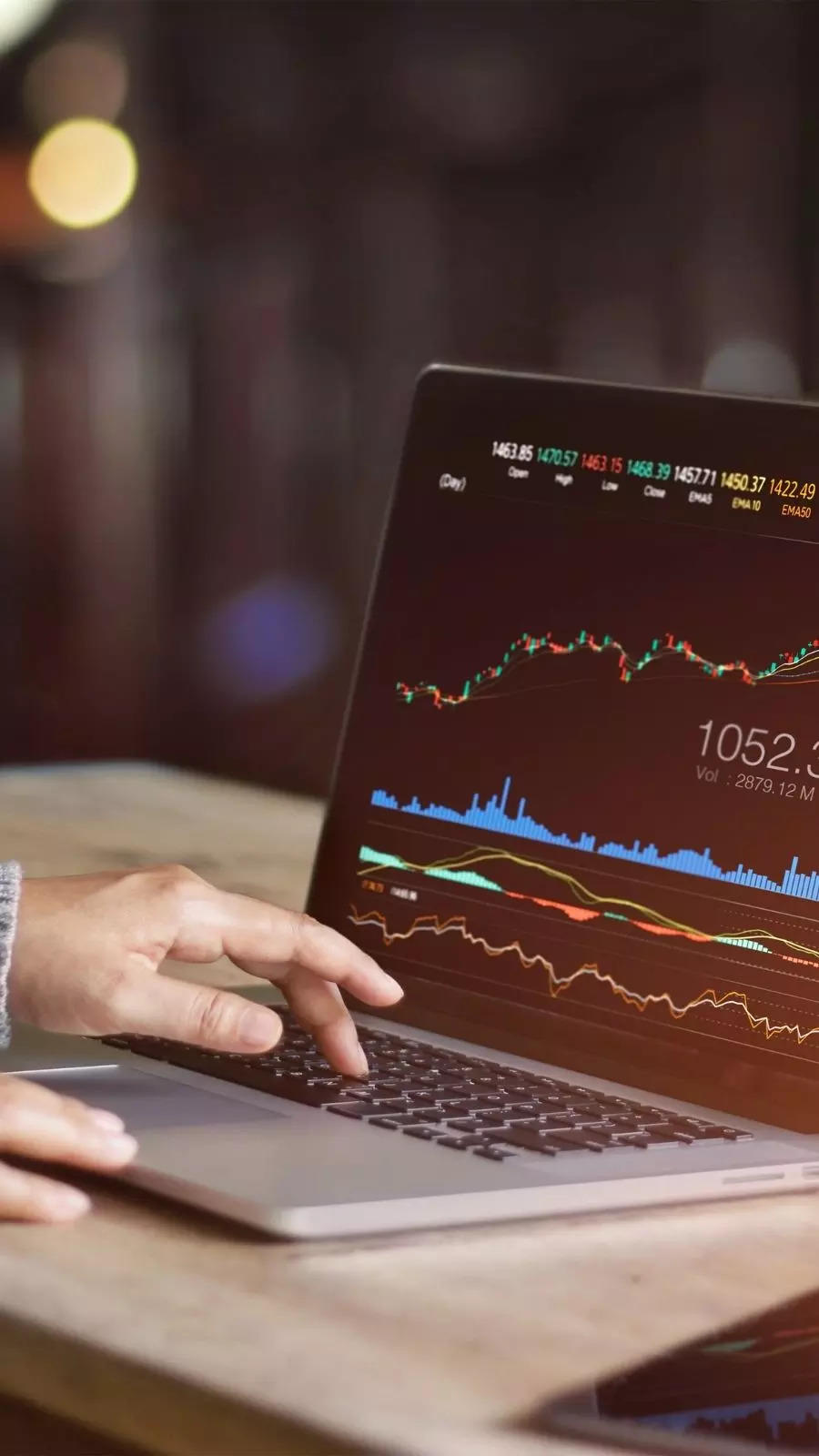 These 4 stocks closed crossing below VWAP on June 28