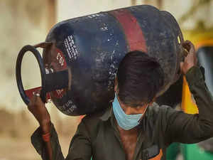 Govt OMCs slashed rate of Commercial LPG Cylinder (File Photo)