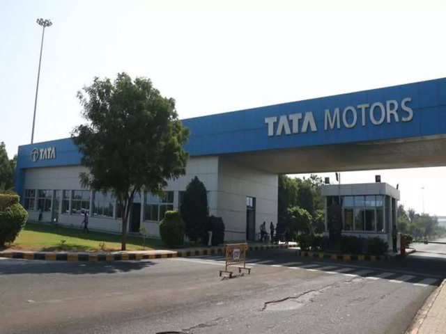 ​Buy Tata Motors | Buying range: Rs 972 | Stop loss: Rs 925 | Target: 1,100