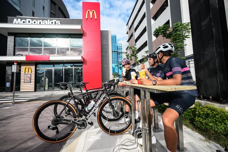 麥當勞薯餅買1送1、鷄塊＆蘋果派免費吃！全台第一間雙綠建築認證餐廳開幕