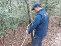 稍來山步道引導繩遭蓄意割斷 警方逮捕1男送辦