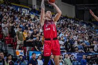 PLG王律翔飆致勝3分  鋼鐵人逆轉氣走勇士