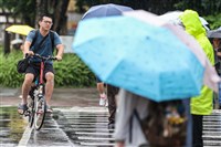 梅雨鋒面漸接近 週休假日全台降雨機率高