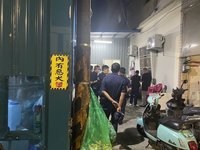 高雄鐵皮屋藏職業賭場 逾50人趁端午聚賭遭逮