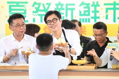 高雄活動行銷金煌芒果 「光芒萬丈」霜淇淋免費吃