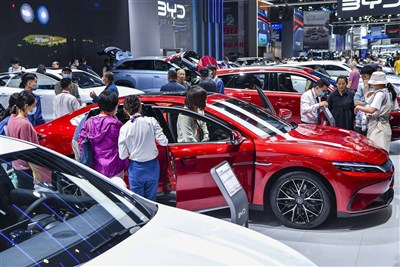 中國汽車價格戰 經銷商利潤降庫存增困境浮現