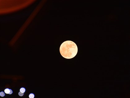 超級月亮7/13登場 晚間8時前可見今年最大滿月與國際太空站【直播】