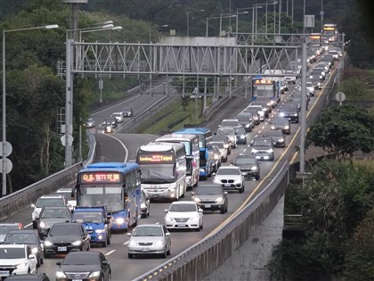 國慶收假日國道車流較前2天少 9路段易塞