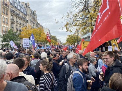 巴黎示威數萬人走上街頭 抗議勞工貧困與環保無作為